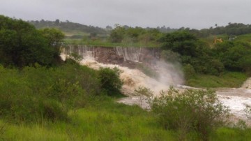Barragem em Sairé se rompe após fortes chuvas