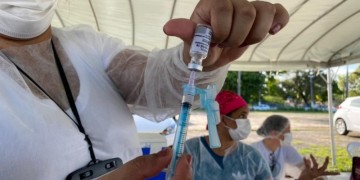 Vacinação contra Covid-19 permanece durante feriado de Semana Santa 