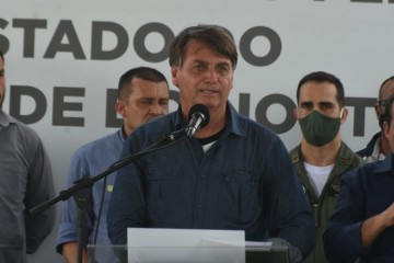 Bolsonaro diz que Auxílio Emergencial 'vai ser até dezembro'