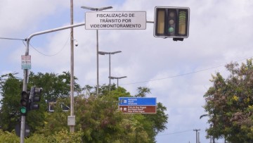 Recife abre licitação para implantação de placas de rua em todas as vias da cidade