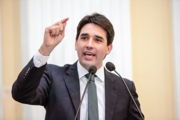 Silvio Costa Filho toma posse como ministro nesta quarta