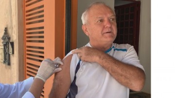 Idosos que residem em Camaragibe podem ser vacinados contra a gripe em casa