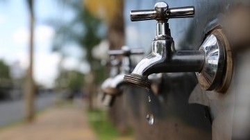 Manutenção da Compesa deixa 1 milhão de moradores da RMR sem água por 24h