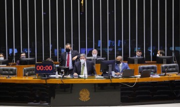 Plenário da Câmara aprova MP que viabiliza privatização da Eletrobras
