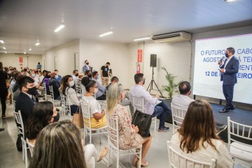 Cabo de Santo Agostinho faz parcerias para melhorar mobilidade, saneamento e habitação do município
