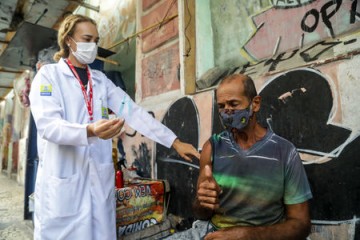 Vacina da Janssen tem uso prioritário na população de rua no Recife