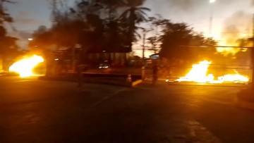 Ônibus atropela e mata homem no terminal de Joana Bezerra