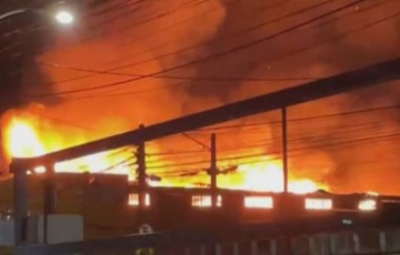 Incêndio atinge supermercado em Piedade na madrugada desta segunda 