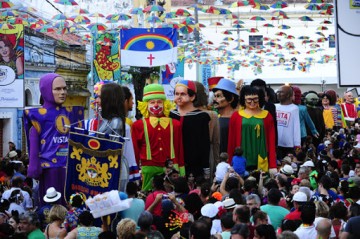 Tradicional encontro de bonecos gigantes não percorre as ladeiras de Olinda nesta terça-feira de Carnaval