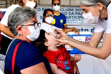 Prefeitura do Recife leva vacinação itinerante  para 7 localidades neste sábado