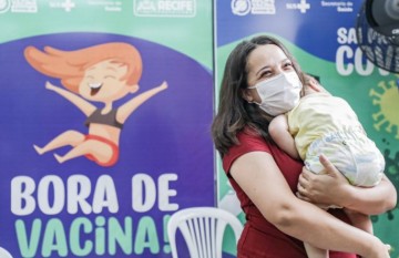 Recife retoma vacinação contra COVID-19 para bebês de 6 meses a 2 anos e crianças de 5 a 11 anos neste sábado