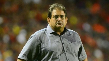 Preocupado com atuação, Guto Ferreira pede desculpas à torcida do Sport