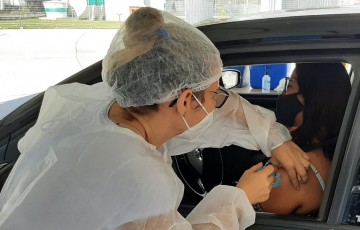 Recife libera vacinação contra a covid-19 para pessoas com 43 anos ou mais
