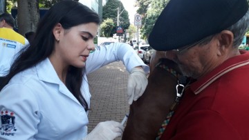 Prefeitura do Recife vacina mais de 115 mil gatos e cachorros nos primeiros dias de vacinação contra a raiva