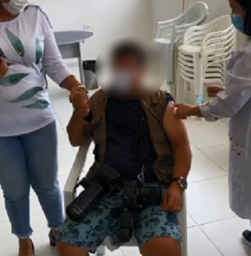 MPPE propõe ação civil por improbidade administrativa contra secretária de Saúde e fotógrafo que furaram fila da vacinação em Jupi