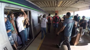 Usuários do metrô do Recife enfrentam primeiro dia útil após terceiro reajuste na tarifa