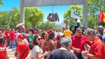 Mobilização simbólica contra os atos antidemocráticos no 8 de janeiro de 2023 é realizado no Recife