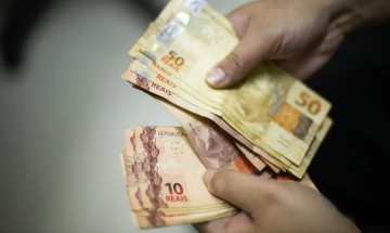 Novo salário mínimo de R$ 1.412 começa a ser pago a partir desta quinta
