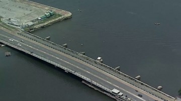 Obra de manutenção da Ponte Giratória interdita um dos sentidos da via, a partir deste domingo (8)