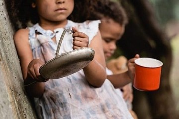 Internações de crianças por desnutrição infantil  em 2022 é a maior dos últimos 10 anos