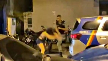 PMs filmados agredindo mulher no meio da rua em Primavera ficarão presos no batalhão por 30 dias