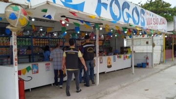 Recife abre licenciamento para barracas de artigos relativos à Copa do Mundo e festas de final de ano