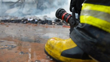 Bombeiros controlam incêndio no Cabo de Santo Agostinho