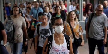Recife vai distribuir 100 mil máscaras de tecido para a população 