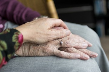 Campanha alerta para os cuidados com a pessoa idosa