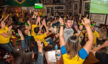 Movimento em bares deve cair à metade do esperado com Brasil fora da Copa
