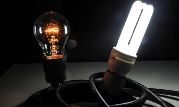Consumidores podem fazer de forma correta o descarte de lâmpadas usadas