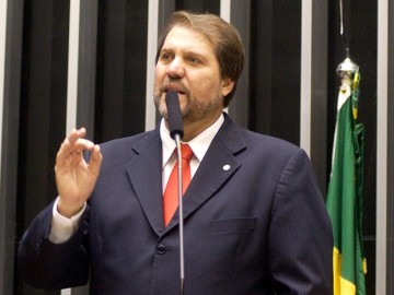“Bolsonaro é um homem nocivo à democracia”, diz Renildo Calheiros