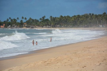  Ipojuca decide manter praias abertas das 4h às 16h por mais uma semana