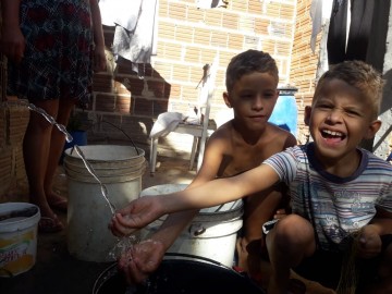 Gestão comunitária leva água para mais de mil famílias rurais no município de Buíque