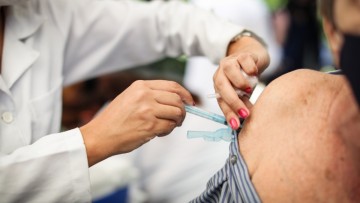 Recife ultrapassa a marca de 1 milhão de pessoas com o esquema vacinal completo contra Covid-19