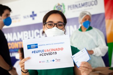 Pernambuco aplicou mais de 15 milhões de doses contra covid-19 em um ano de campanha de imunização