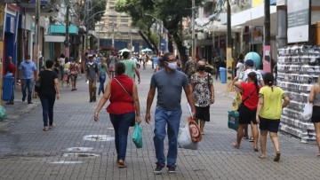 Intenção de consumo das famílias pernambucanas fica estagnado em julho, segundo Fecomércio