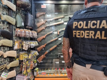 PF apreende mais de 1.500 armas em clube de tiro de Caruaru; apreensão será doada para a PM
