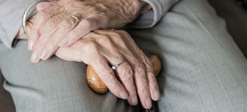 Denúncias de violações à população idosa caem 38% em 2020