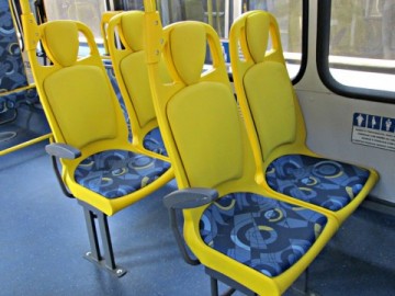 Lei garante passe livre em ônibus a acompanhante de pessoas com autismo em Pernambuco