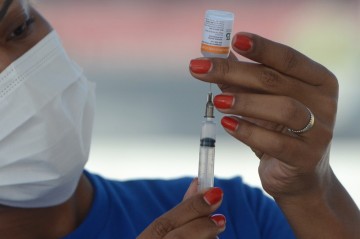 14 comunidades do Recife recebem vacinação itinerante essa semana
