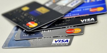 Cartão de crédito passa a usar cotação do dólar do dia da compra
