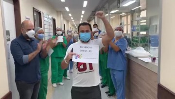 Pacientes curados da covid-19 no Recife retornam para Manaus