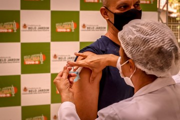 Belo Jardim realiza plantão de vacinação para segunda dose de CoronaVac nesta sexta-feira (14)