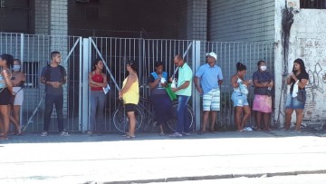 Agência bancárias permanecem registrando aglomerações na RMR