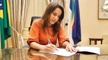 Após derrota em Comissão, Raquel Lyra exonera nomes ligados ao PL