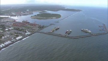 Morte de tripulante obriga navio a atracar no Porto de Suape