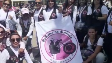 Moto clubes femininos promovem passeio para conscientizar sobre o câncer de mama
