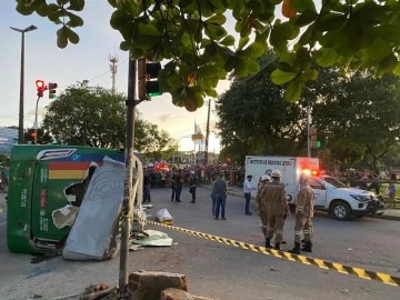 Acometida de mal súbito, motorista da linha TI Camaragibe/TI Macaxeira tomba ônibus; uma pessoa morreu e mais de 30 ficaram feridas