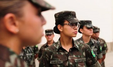 Forças Armadas autorizam alistamento militar feminino pela 1ª vez na história